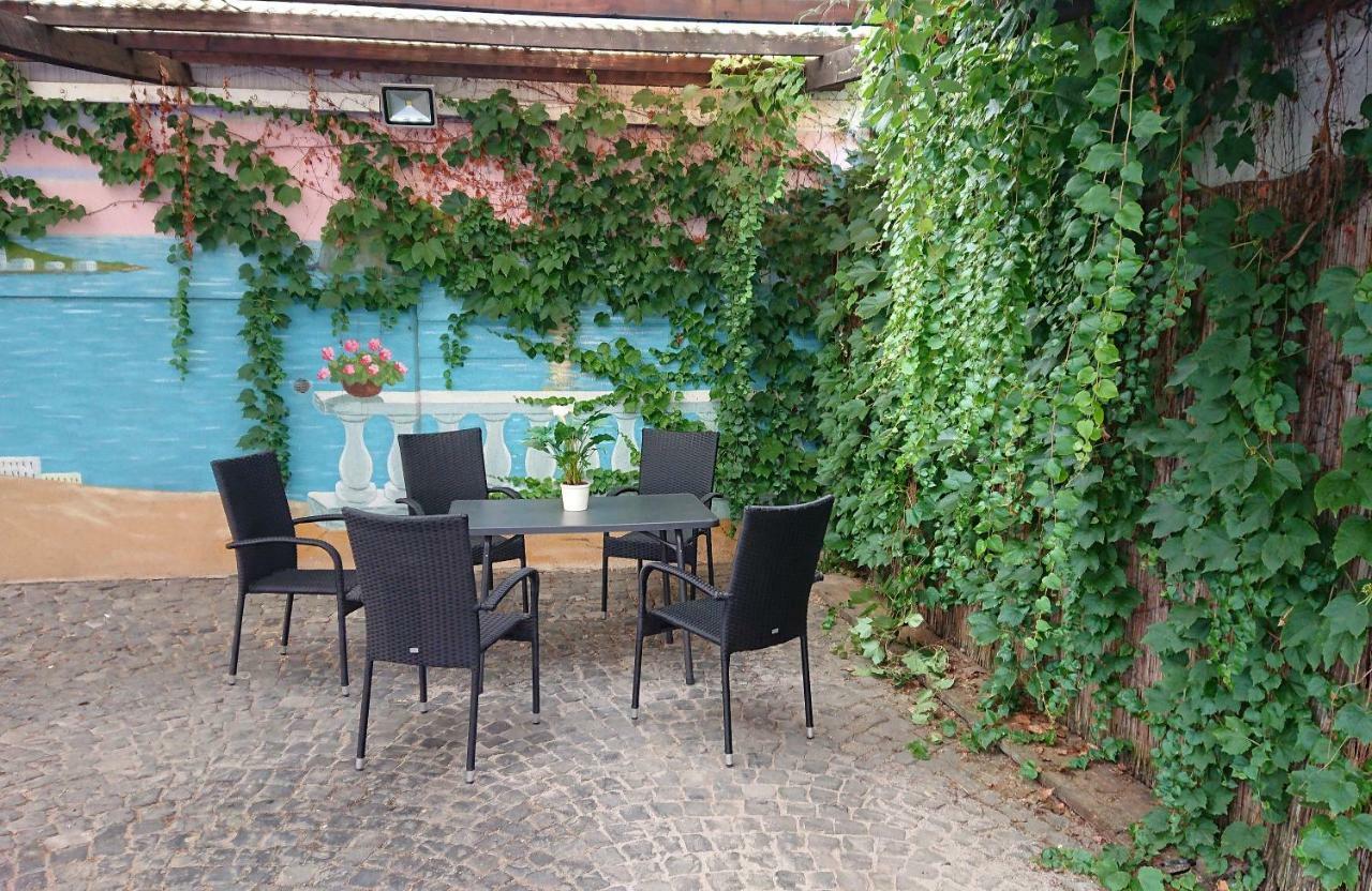 Hotel-Pension Zum Hirsch Hattersheim am Main Exteriér fotografie